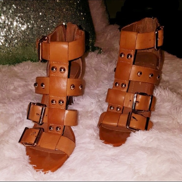 🚫TRADED!!🚫 BCBG Heels!! - Picture 2 of 5